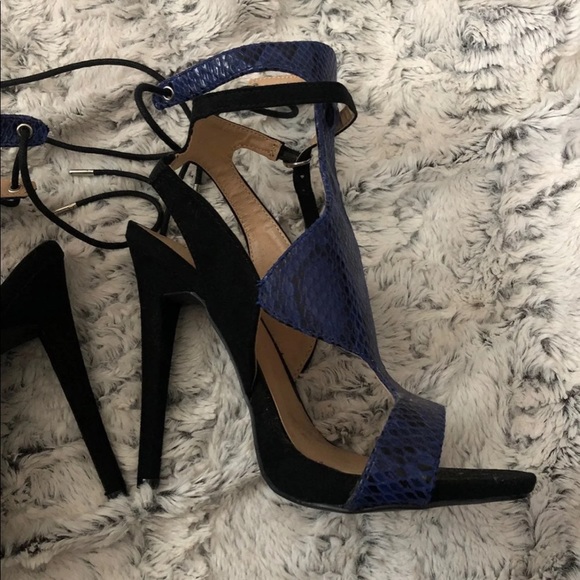 Heels - Picture 2 of 3
